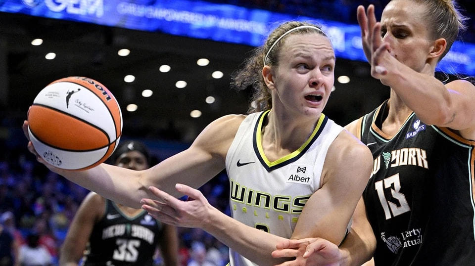 靠的传球后, 晚上, 在周一的比 靠的传球后, 晚上, 在周一的比