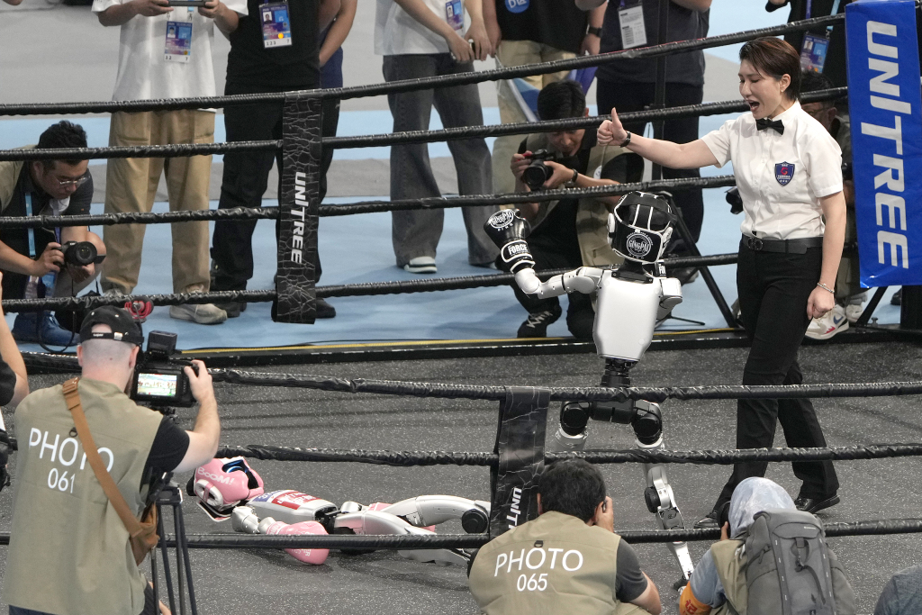 场精彩角逐 场精彩角逐