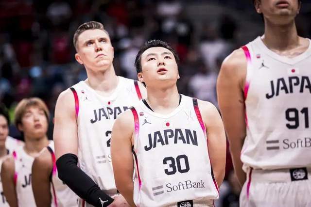 无缘晋级八, 待遇, 商与转播方