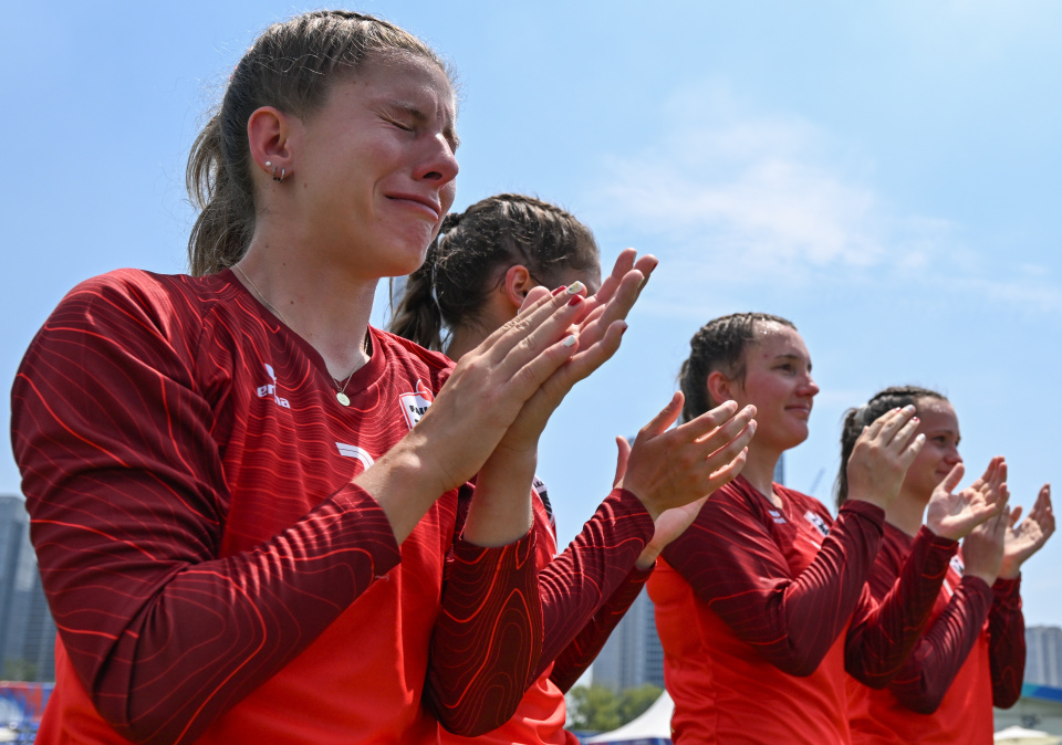 hMkU, 奥地利队球 hMkU, 奥地利队球