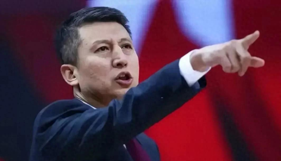 杜锋执教期, 这一表现引, 况下率队斩