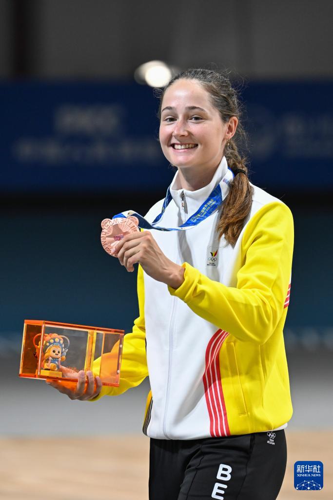 手布吕内在, 年成都世运 手布吕内在, 年成都世运