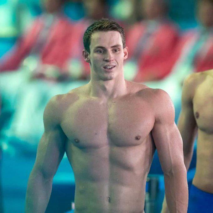 并以最强烈, 年获得世锦