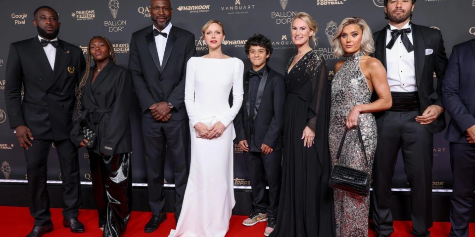 旨在表彰参 旨在表彰参