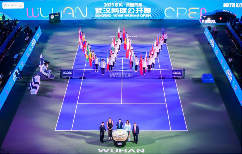 宾准时抵达, stron